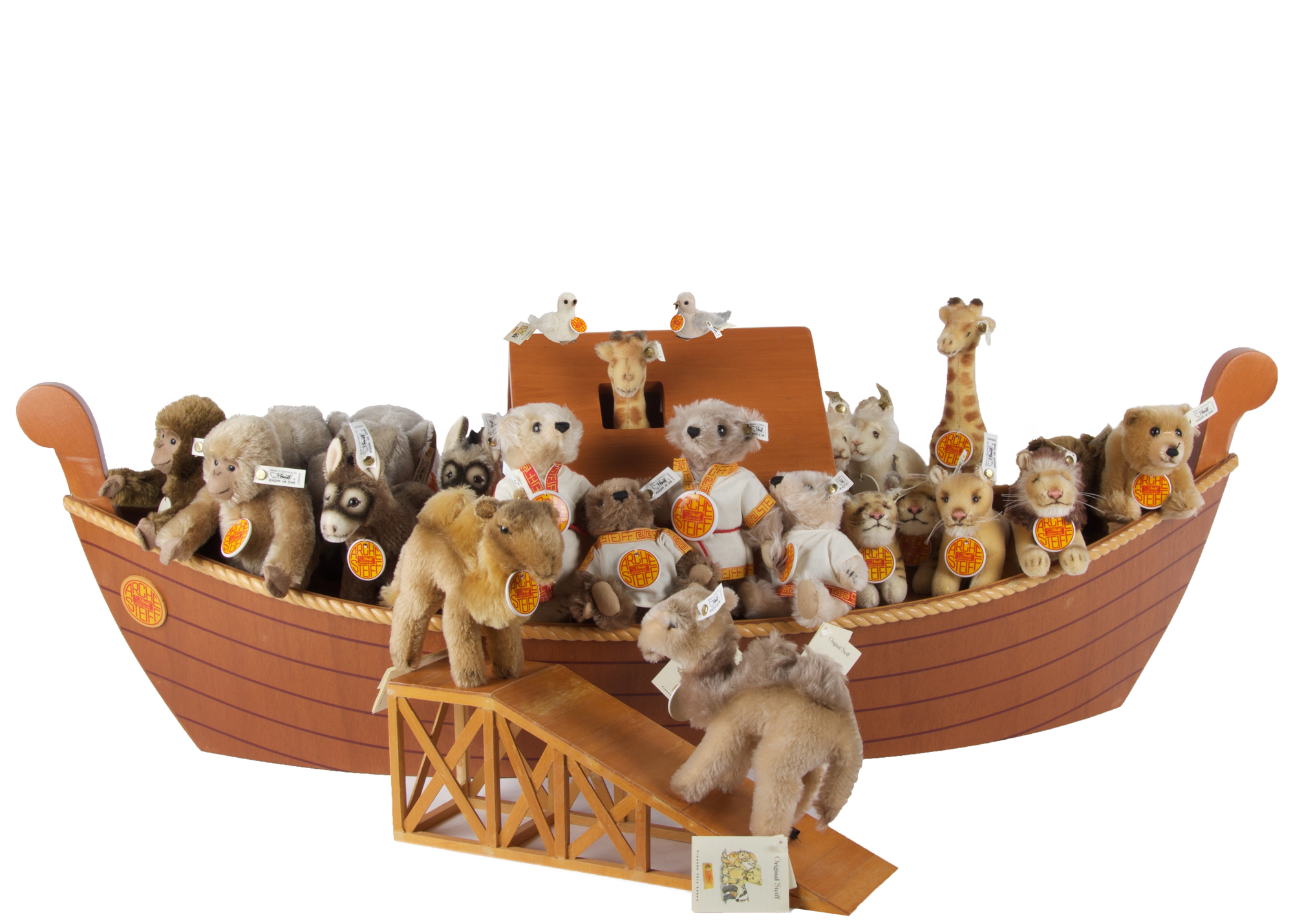 Steiff Noah’s Ark Set With Twelve Pairings on Wooden Noah's Ark EBTH